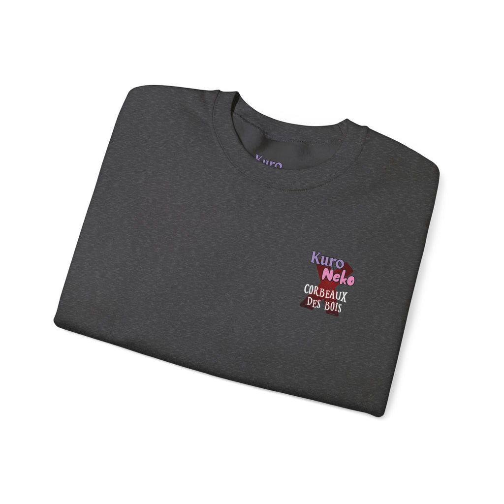 Sweatshirt Anime YORU plié avec le logo Kuro Neko et inscription Corbeaux des Bois.