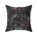 Coussin Anime YORU avec une muse chasseuse de démons gothique tenant une arme, ambiance sombre et mystérieuse.
