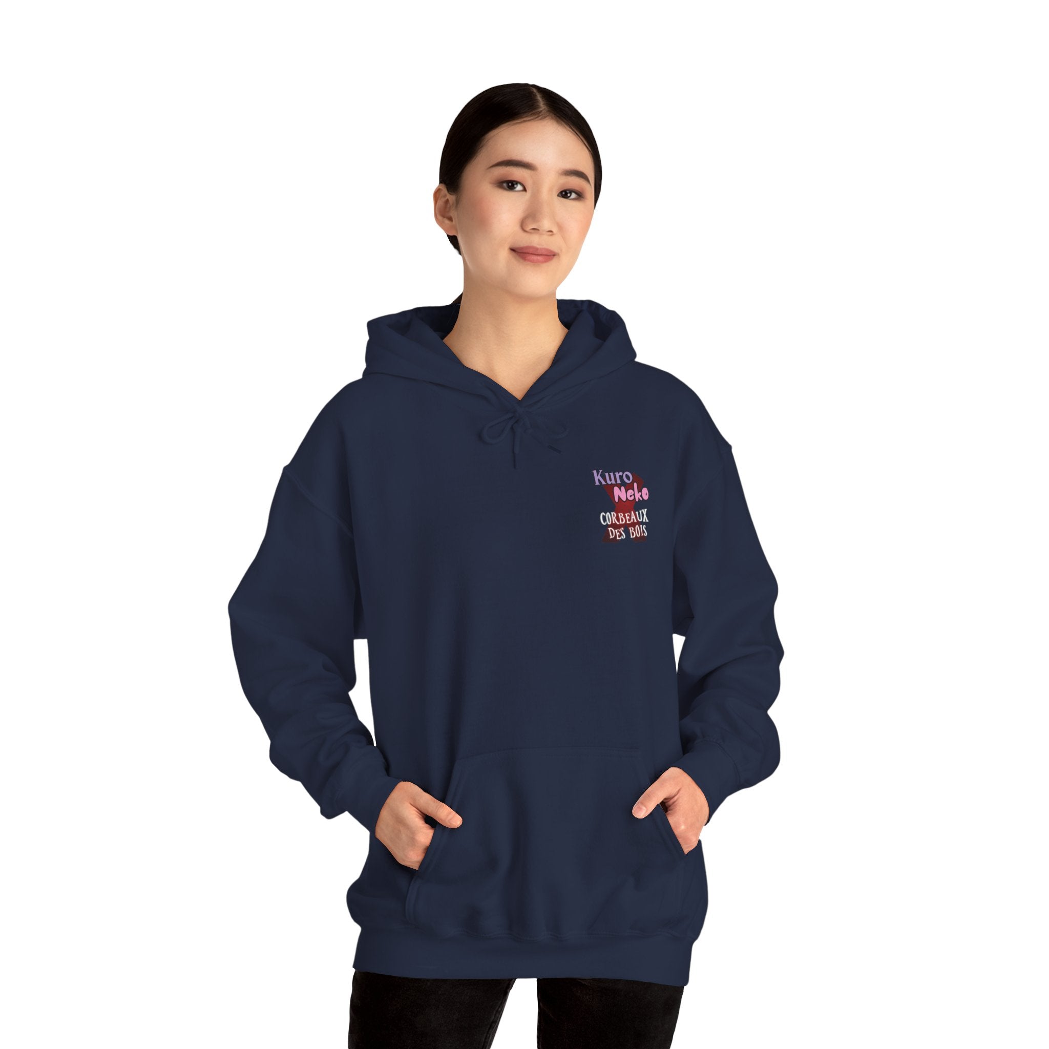 Sweat à Capuche Anime YORU, femme portant un hoodie bleu marine avec un design unique.