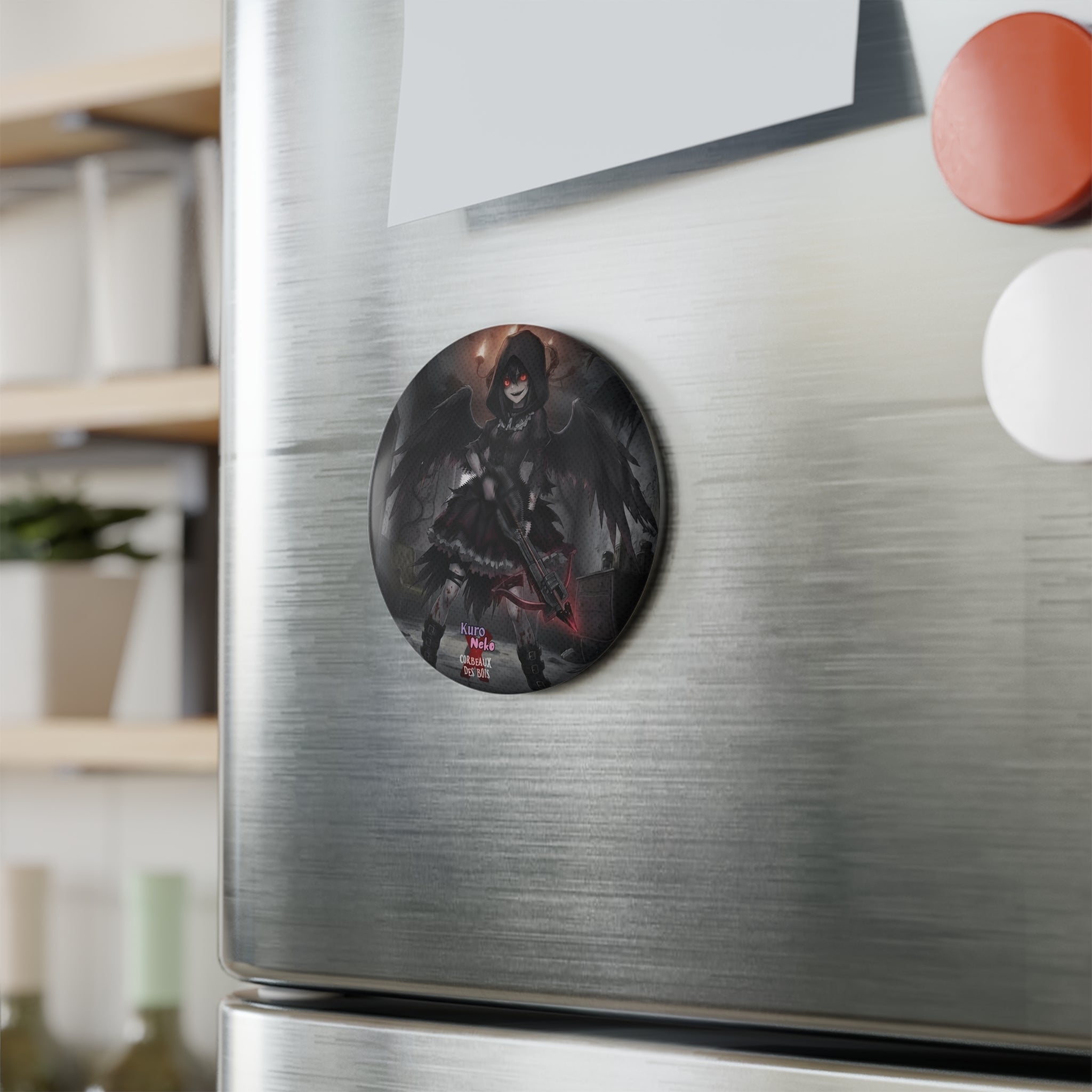 Magnet rond Anime YORU sur un réfrigérateur, mettant en avant le design gothique et de chasseuse de démons.