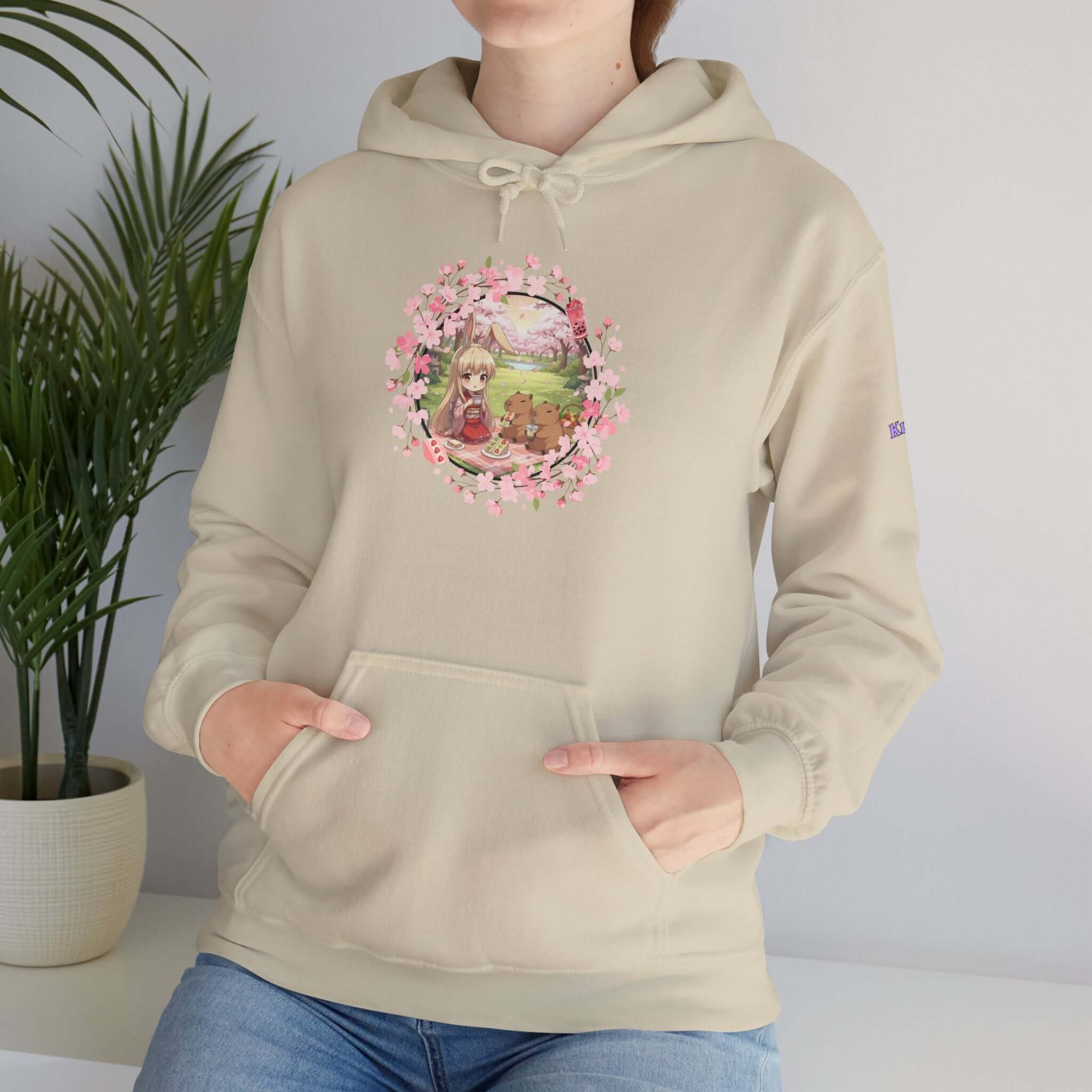 Sweat à capuche Anime HARU Muse Chibi Pique-nique Sakura avec design d'un muse lapin kemonomimi sous des fleurs de sakura, Kuro Neko Shop.