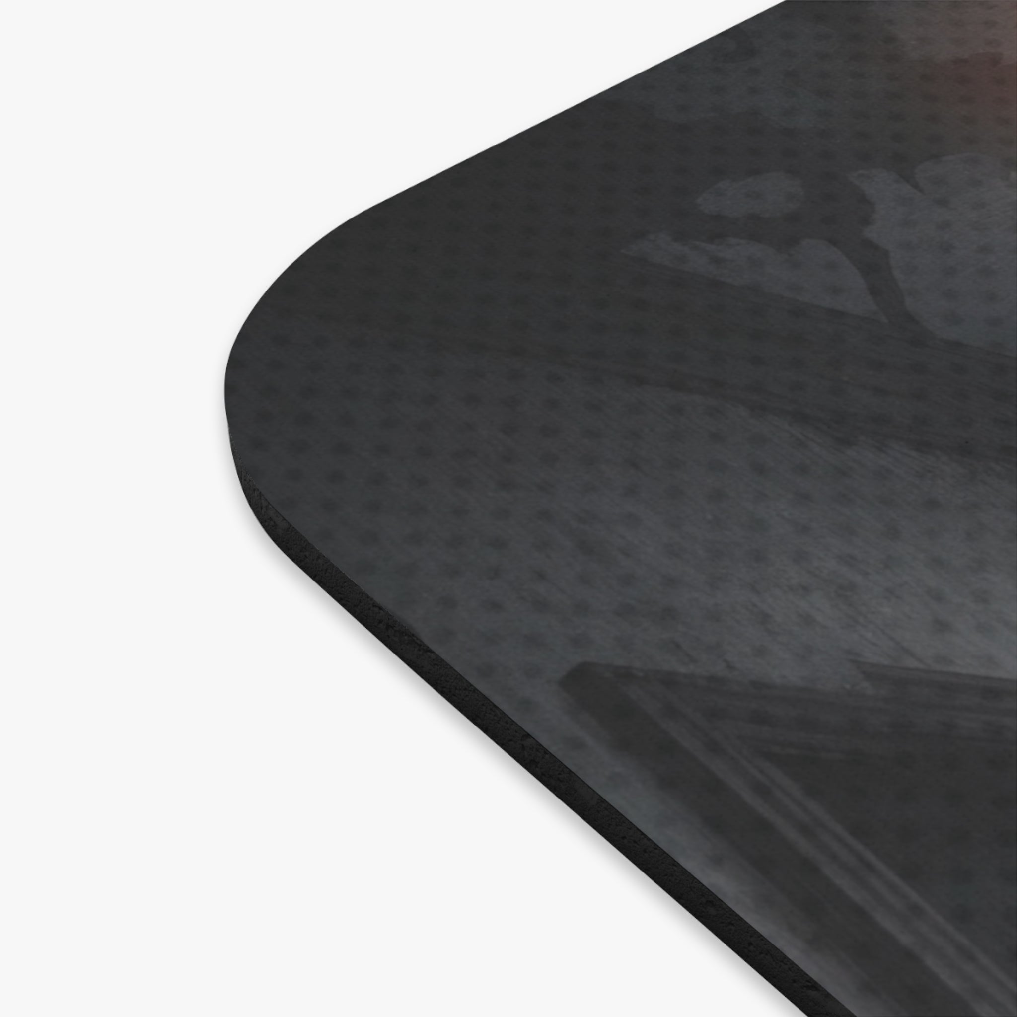 Détail du Tapis de Souris Anime YORU avec motif sombre, idéal pour les gamers et les fans d'anime.