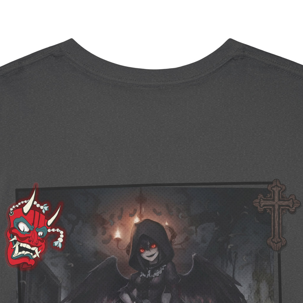 Détails du T-shirt Anime YORU avec design sombre d'une muse chasseresse de démons, featuring un motif gothique.