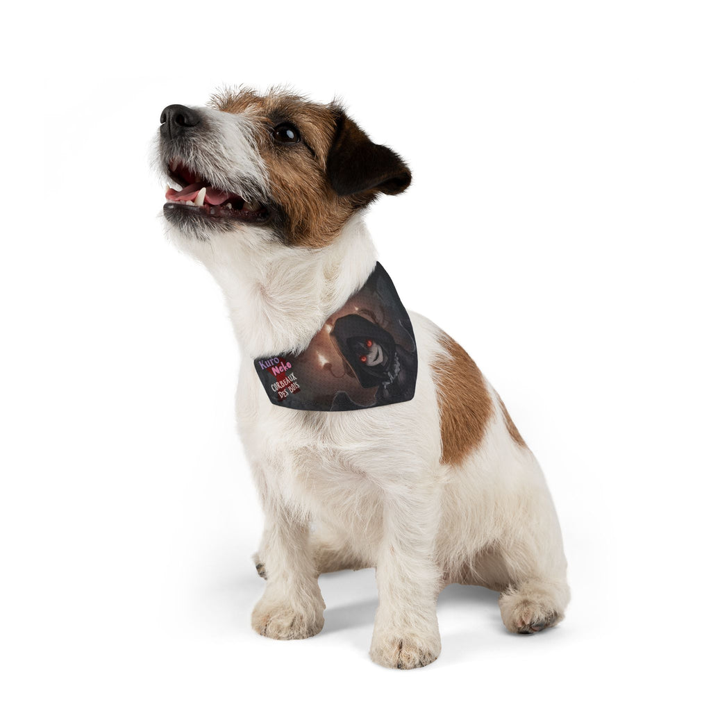 Collier bandana chat & chien Anime YORU sur un chien mignon avec un pelage brun et blanc.