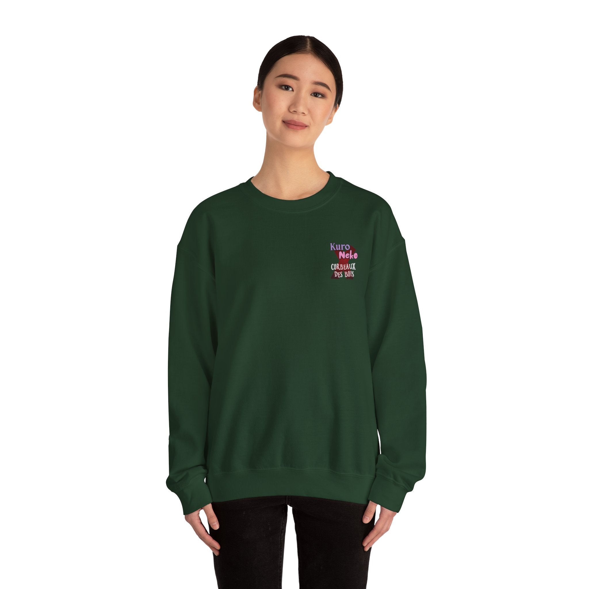 Sweatshirt Anime YORU, modèle femme, couleur verte, style décontracté, avec motif graphique en couleur.