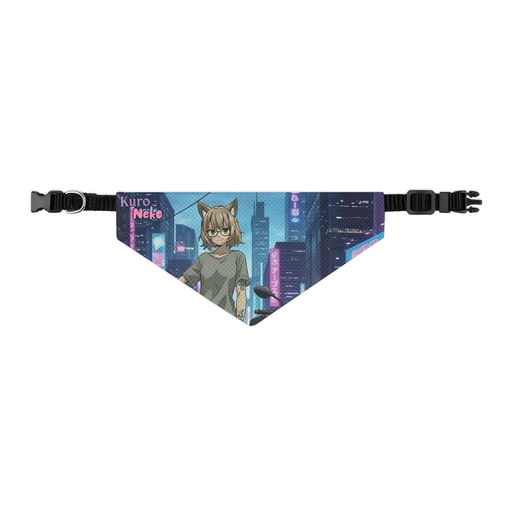 Collier bandana chat & chien HANKO avec design néon et personnage cyberpunk dans un environnement urbain.